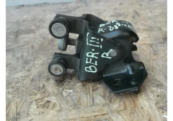 Ролик бічної правої зсувної дверки середній Partner II, Berlingo II, 9680486480